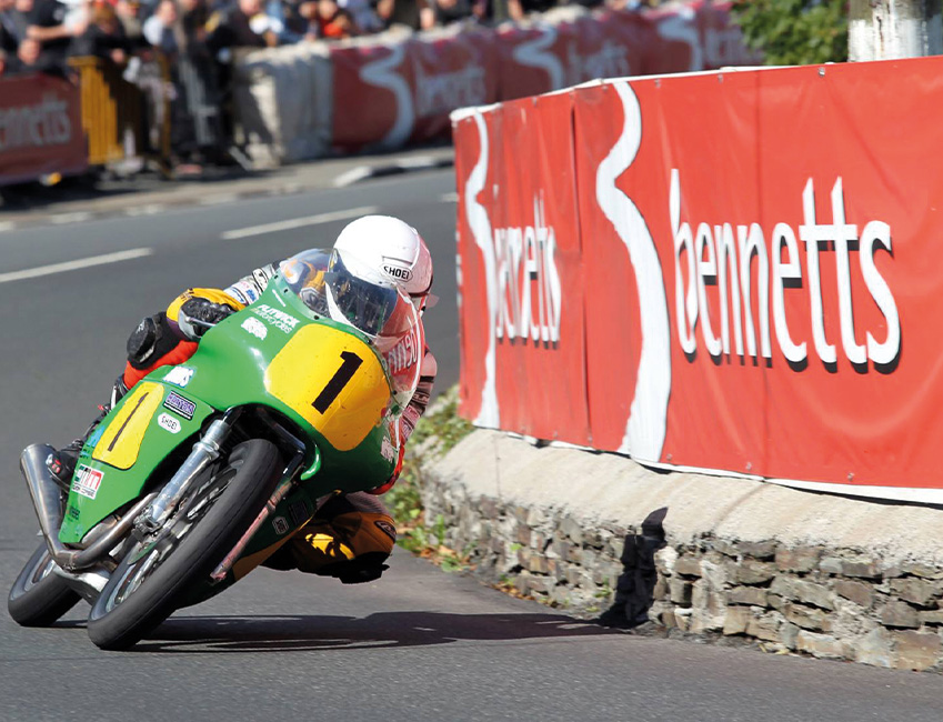 course d'anciennes motos, classic tt